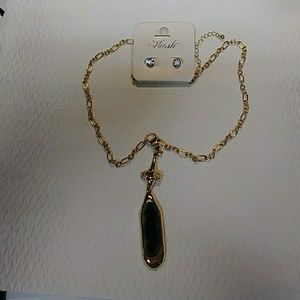 Necklace and earring set